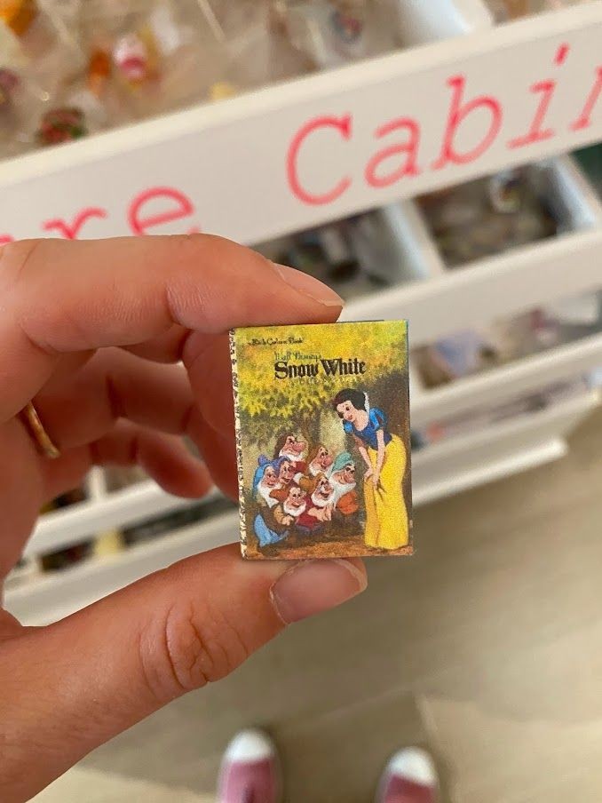Miniature - Snow White, A Little Golden Book