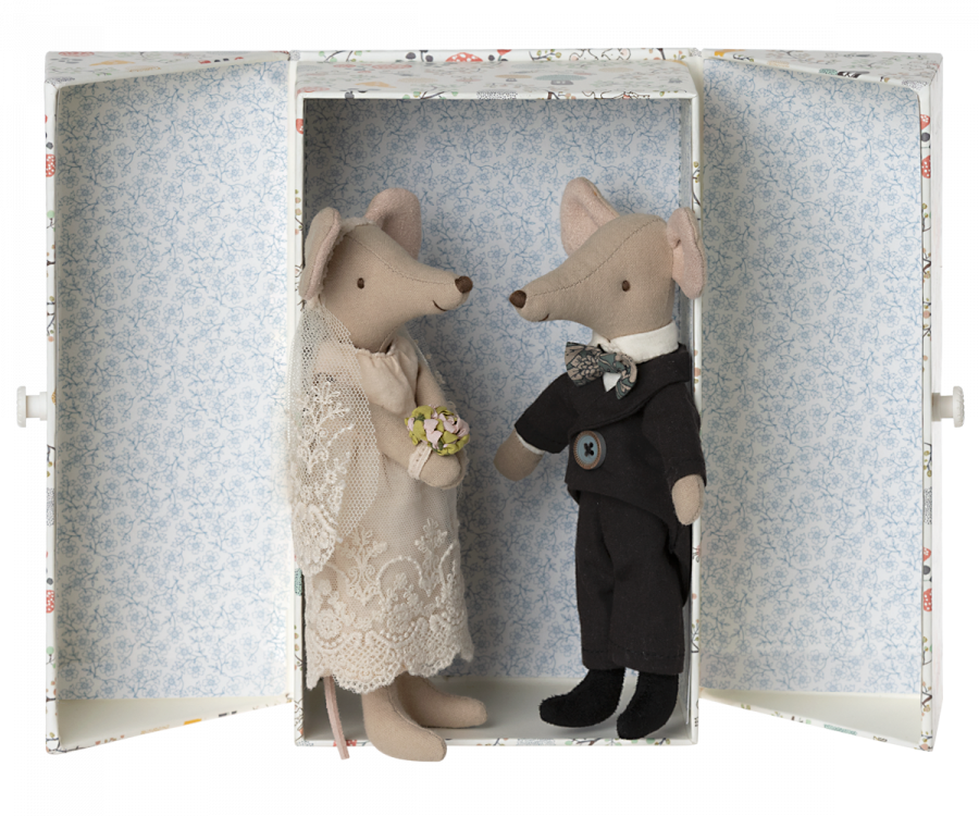 Wedding Mouse Couple in Box